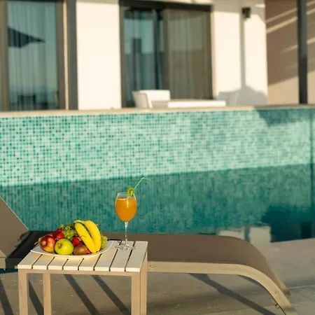 Bodrum Infinity تورغوتْريس